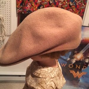 Vintage Kangol wool cap. Size L. Newsboy style